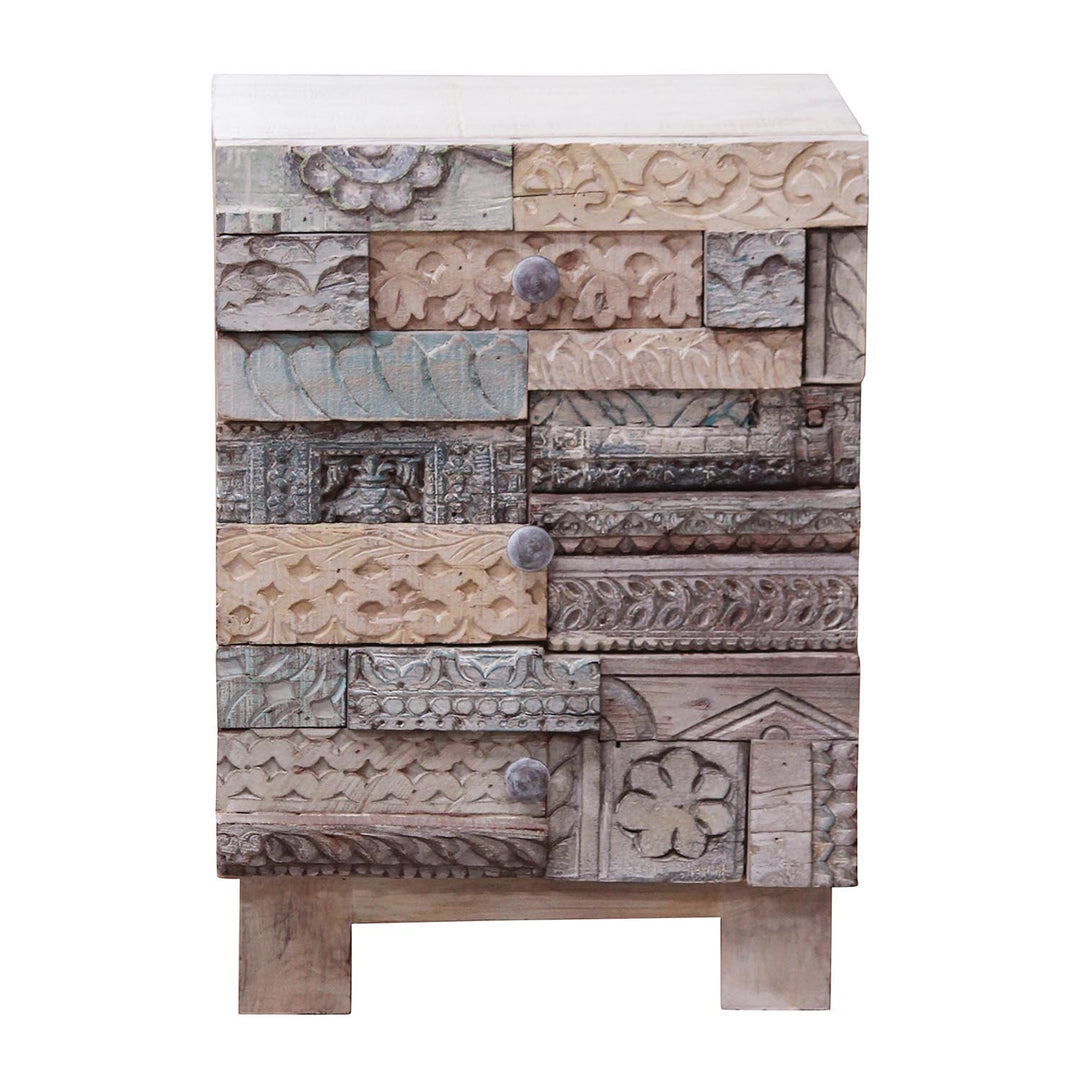 Indian dresser Ainur