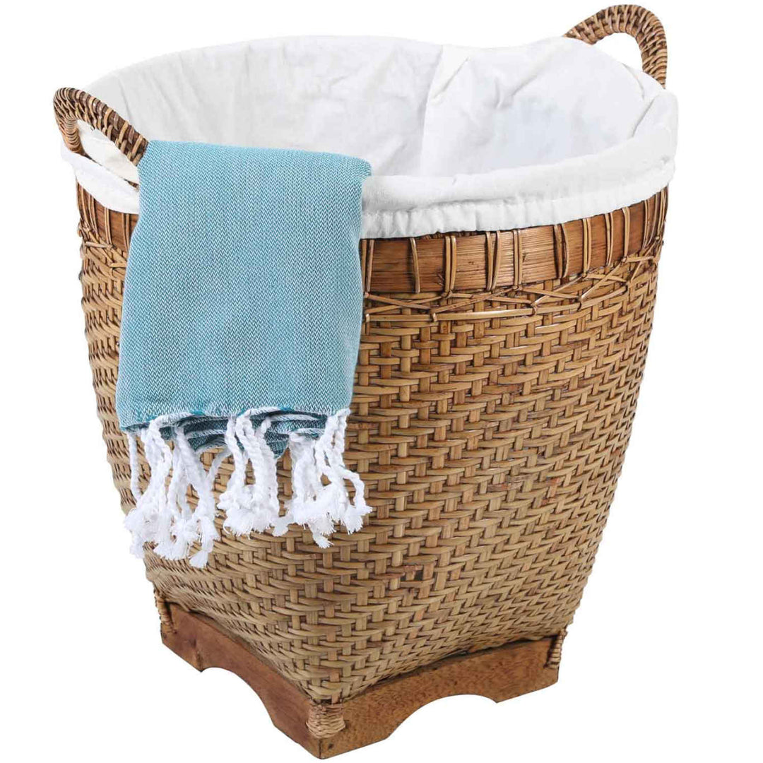 Lea rattan laundry basket with handle