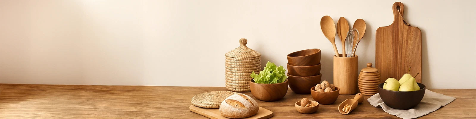 Household & Kitchen – discover kitchen accessories, wooden objects & storage solutions made from natural materials for a home with soul