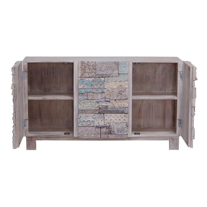 Indian dresser Anida